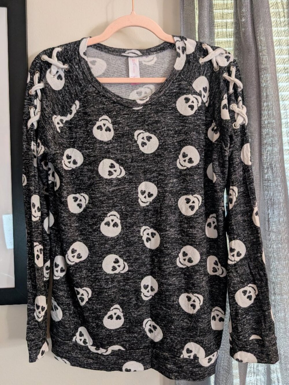 No Boundaries Grey Skull Long Sleeve with Lace up Shoulders Halloween Size XL